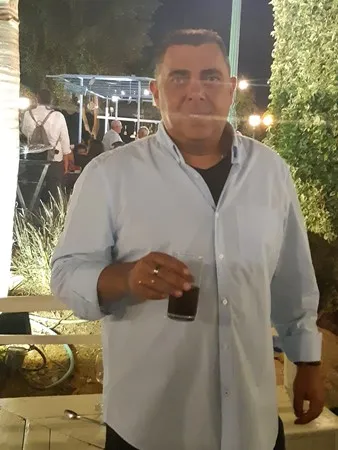 שובב וביישן