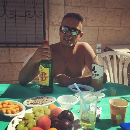 המענג 8