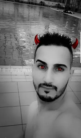 רוני.