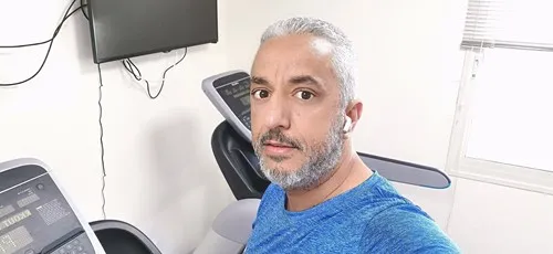 Adam008