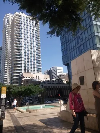 מוצץ הדבש