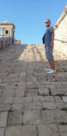 יוראַ