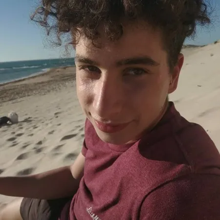אדר נאור