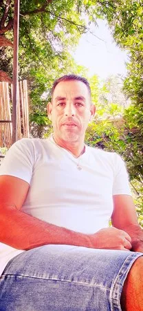 חי...👅
