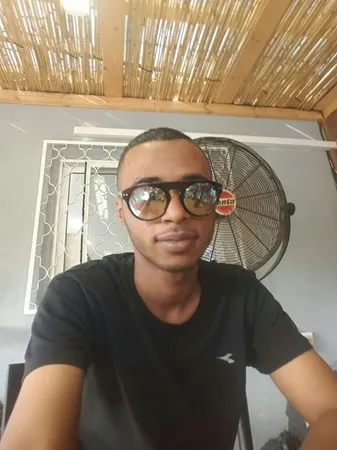 Avi king1