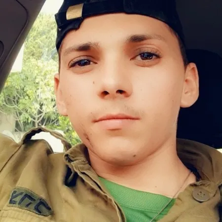 בובי20