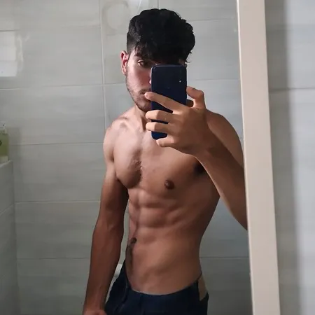 Yaniv_m77