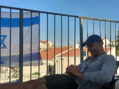 לנדאו