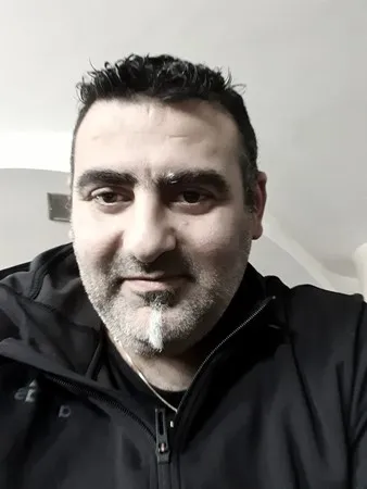חיים בצחוק