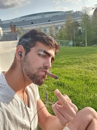 Yair_bg