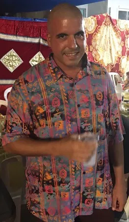 אוהב הכל ללקק