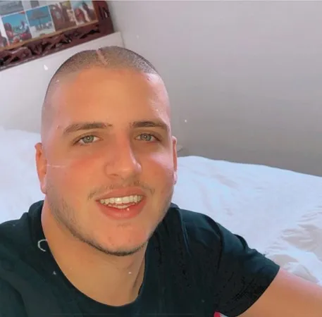 יאחתי