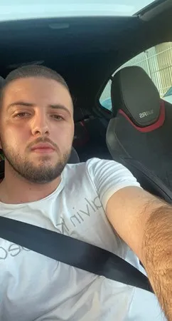 גל עזרא