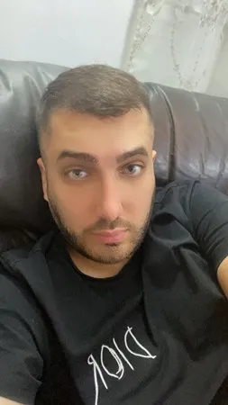 דני~