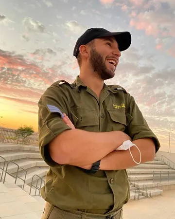 חייל בתול
