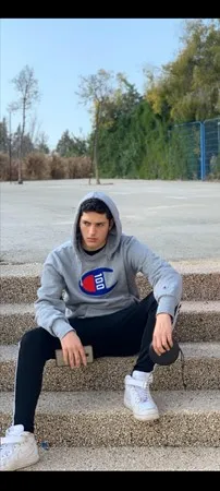 טל מ.