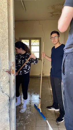 4433עומר