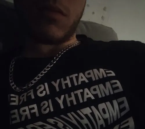 גבר נאה.חתיך