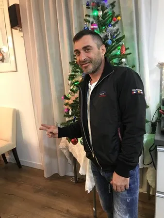 ‏מפנקת ‏חזק