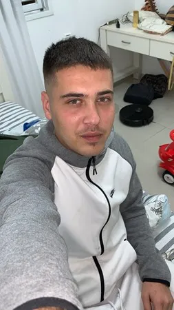 בובי אני בדרך..