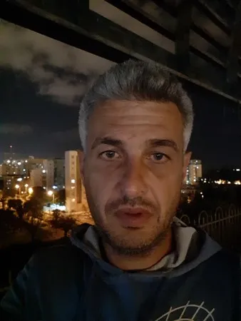 מחפש מפגש דיסקר