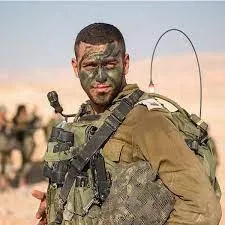 קצין לוחם חם