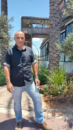מאמין באחד ולא 