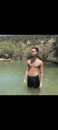 נדב yaacobi