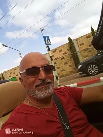 שלישי פעמים כי 