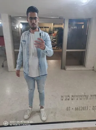 מכור לזיונים 