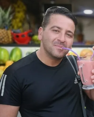 תן חיוך לטובה 