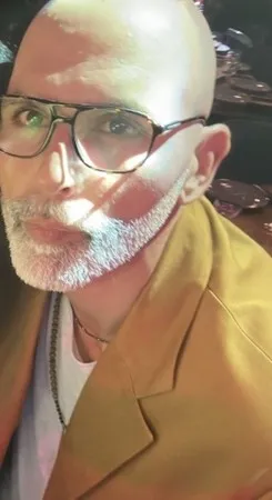 77Izik