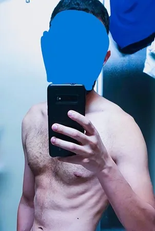 בחור חושני