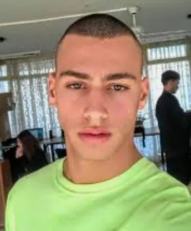 עומר מטר 1.70