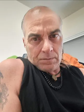 " ה רק דן "