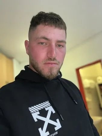 אהרון לאופר