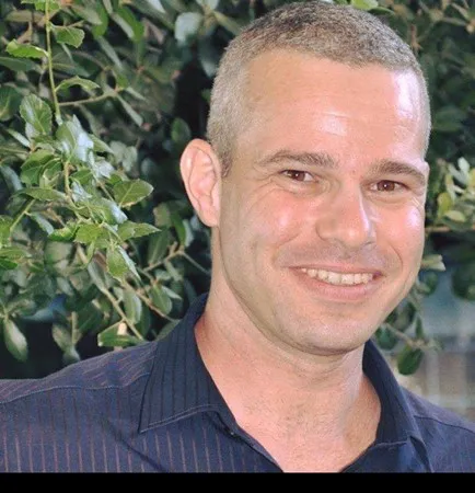 yaniv44