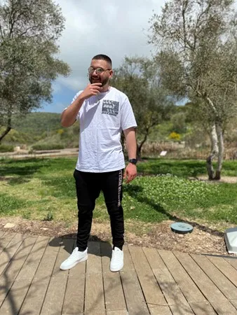 יאן77