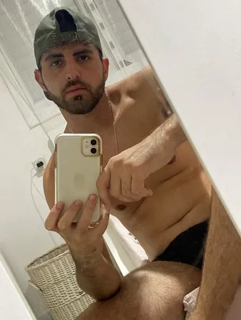 DANIEL המעניק
