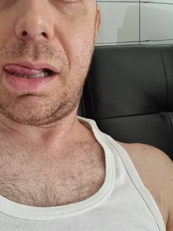 עקרב סקרן
