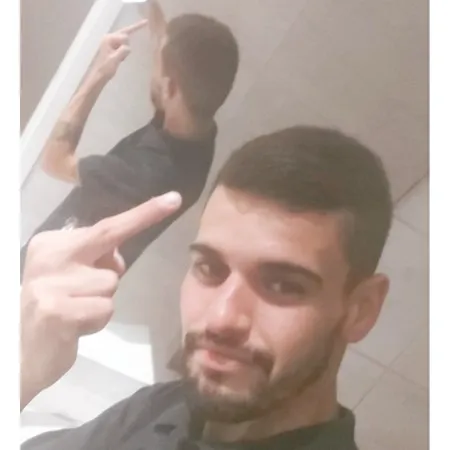 ג'וני 77