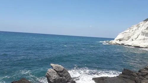 מפנק/