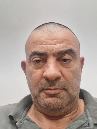 גבר גבק