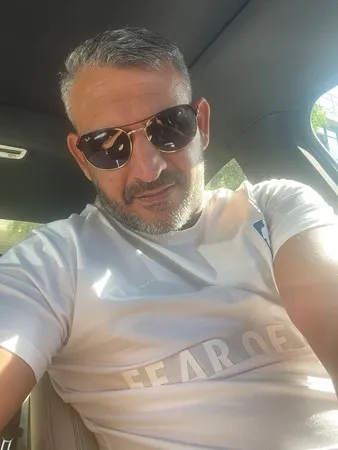 חתיך דיסקרטי י