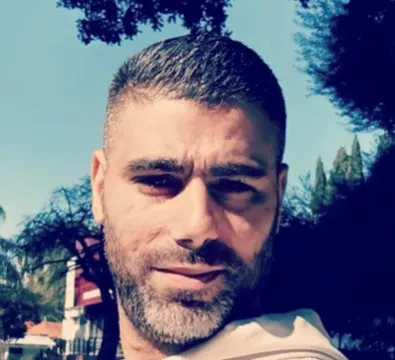 .נועם