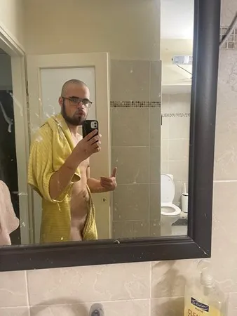 חרמן וגם צעיר