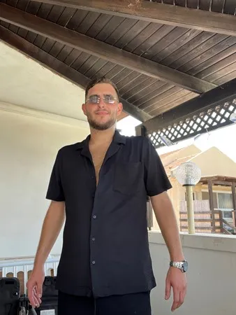 גיא  ל