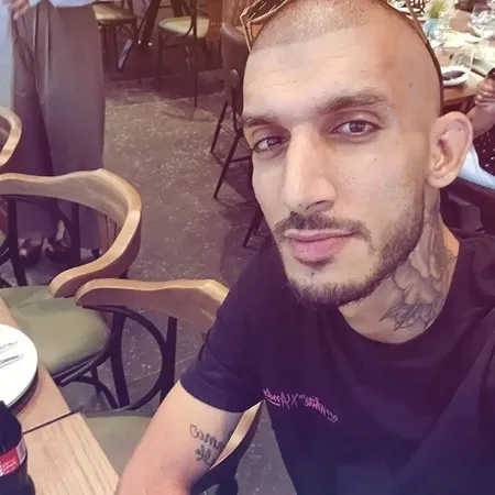 איש עסקים מפנק