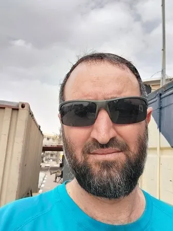 גיא הלוהט 10
