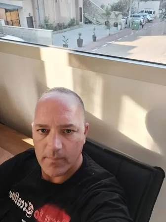 Bnm גבר